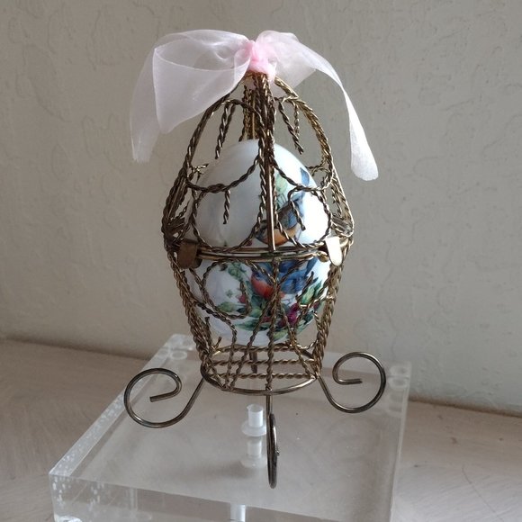 Avon Other - Avon Collectibles Egg with Wire Cage